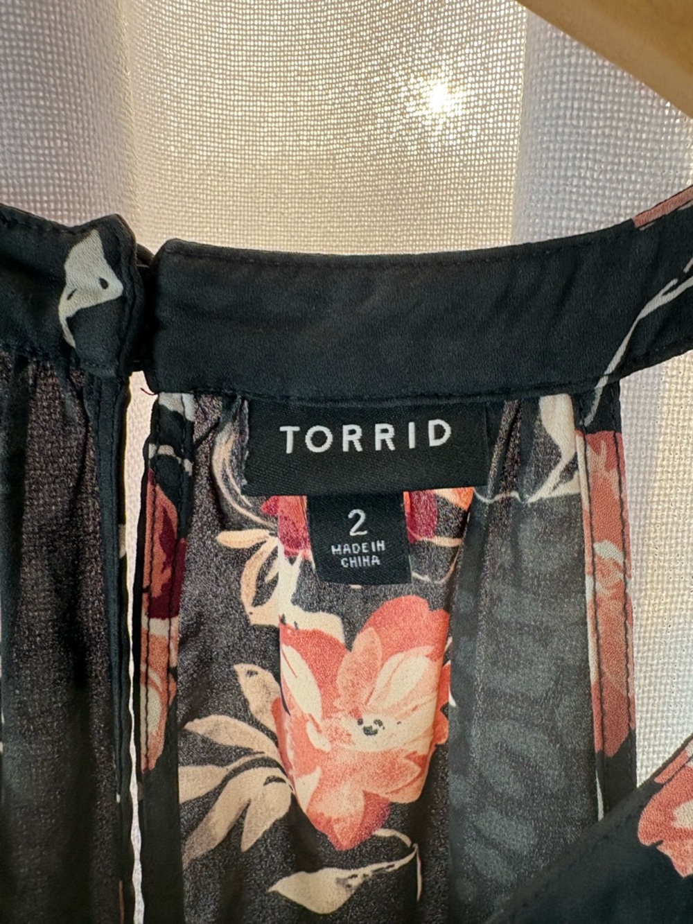 TORRID Floral Drop Waist Georgette Hi‎ Lo Cami Size 2 EUC - Picture 5 of 10